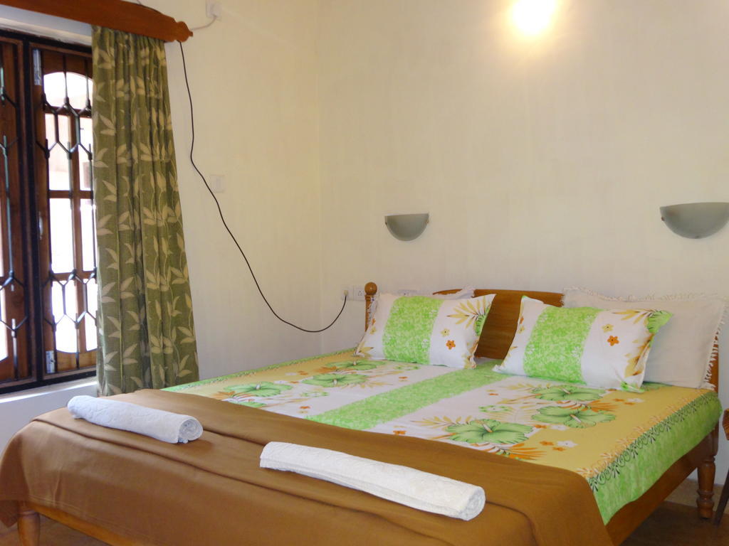Pinto Guest House 칸돌림 객실 사진