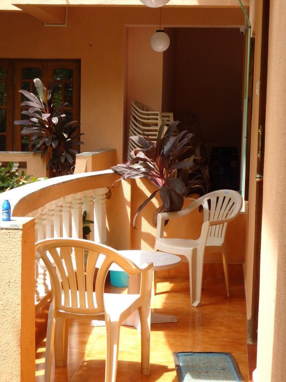 Pinto Guest House 칸돌림 객실 사진