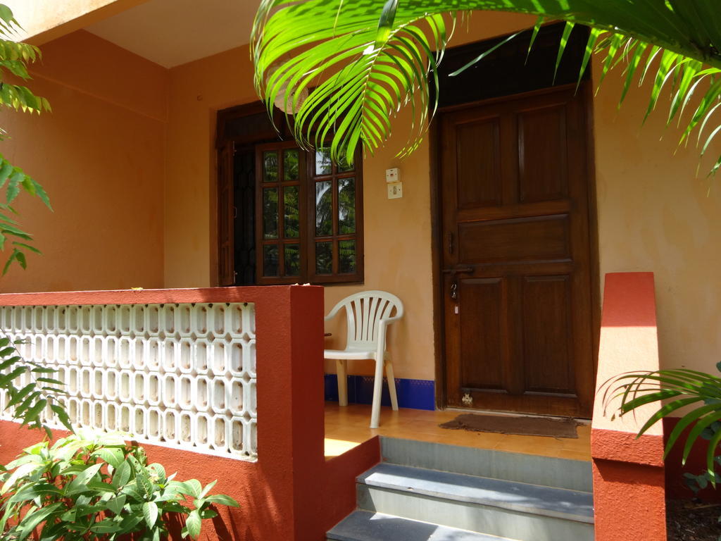 Pinto Guest House 칸돌림 객실 사진