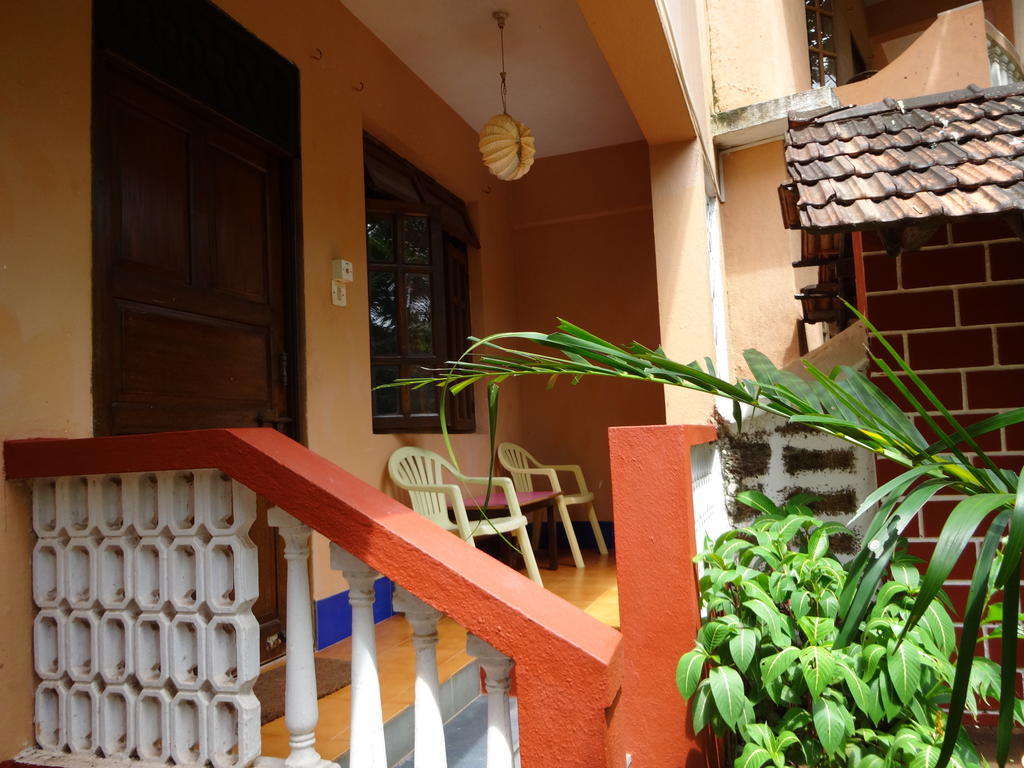 Pinto Guest House 칸돌림 객실 사진