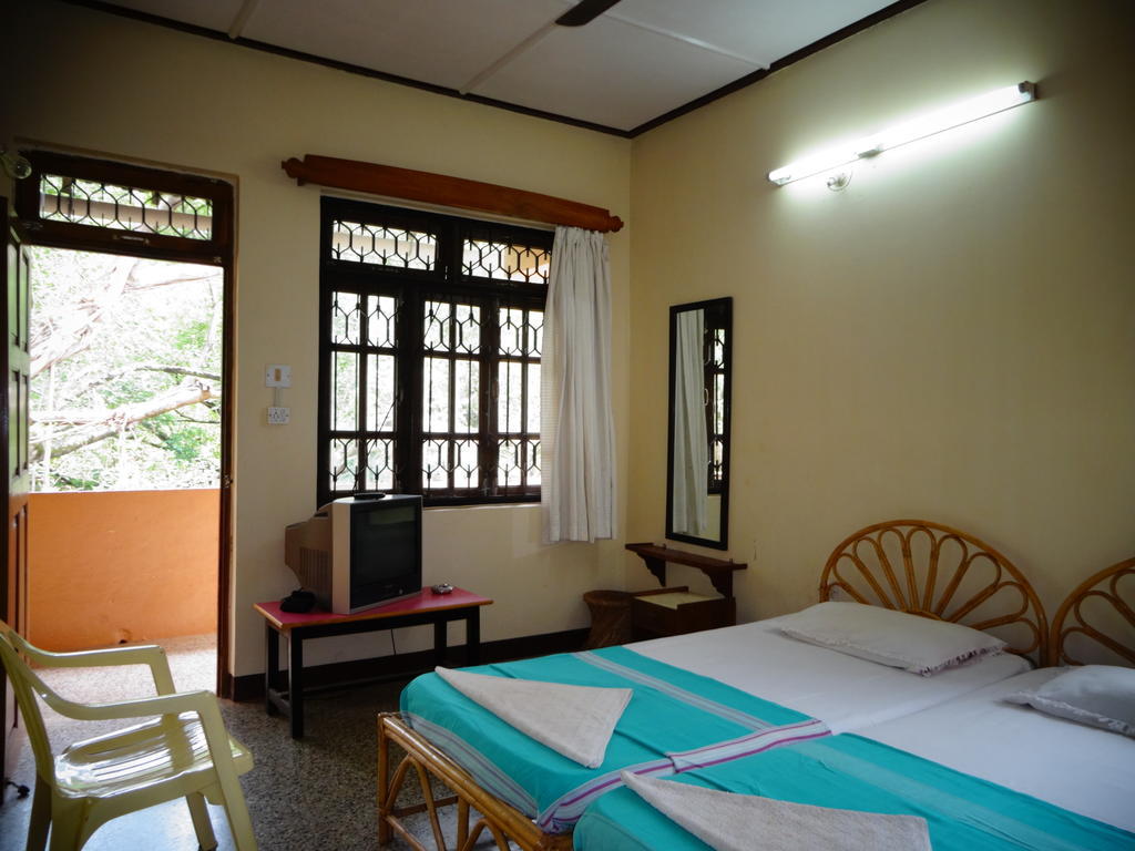 Pinto Guest House 칸돌림 객실 사진