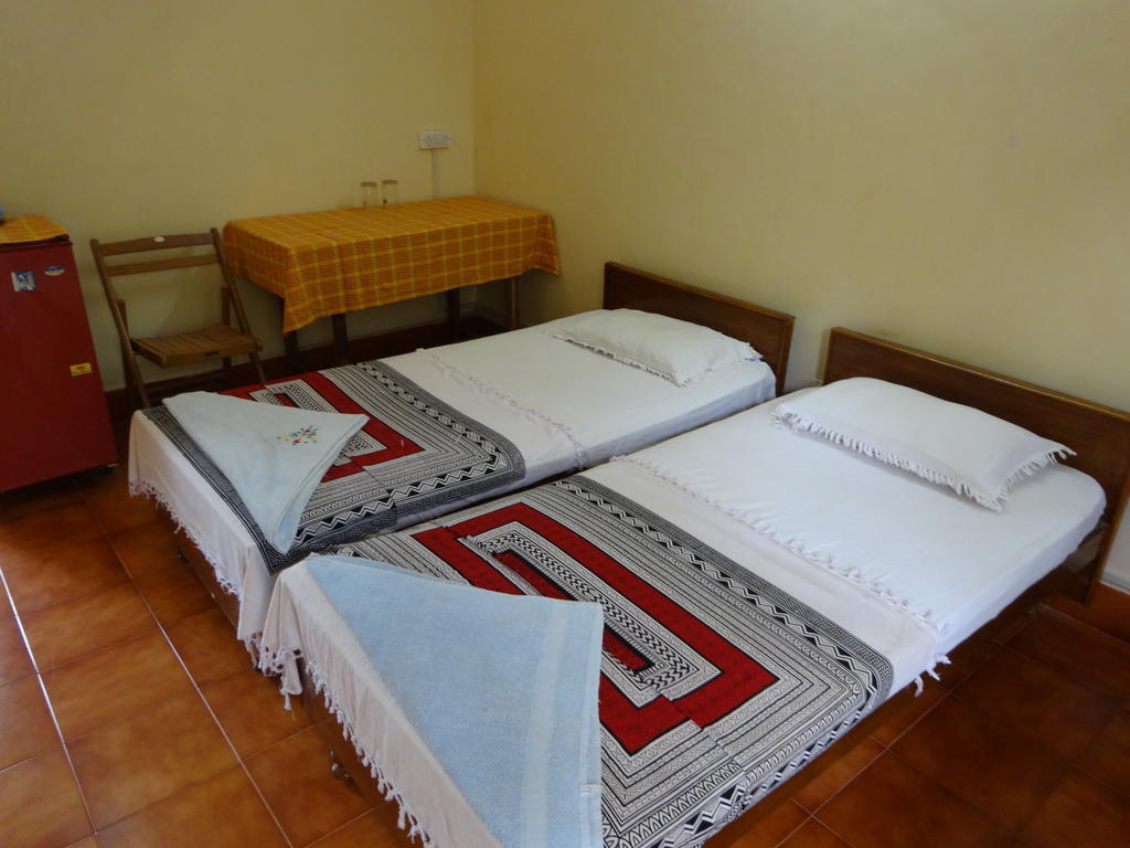 Pinto Guest House 칸돌림 객실 사진