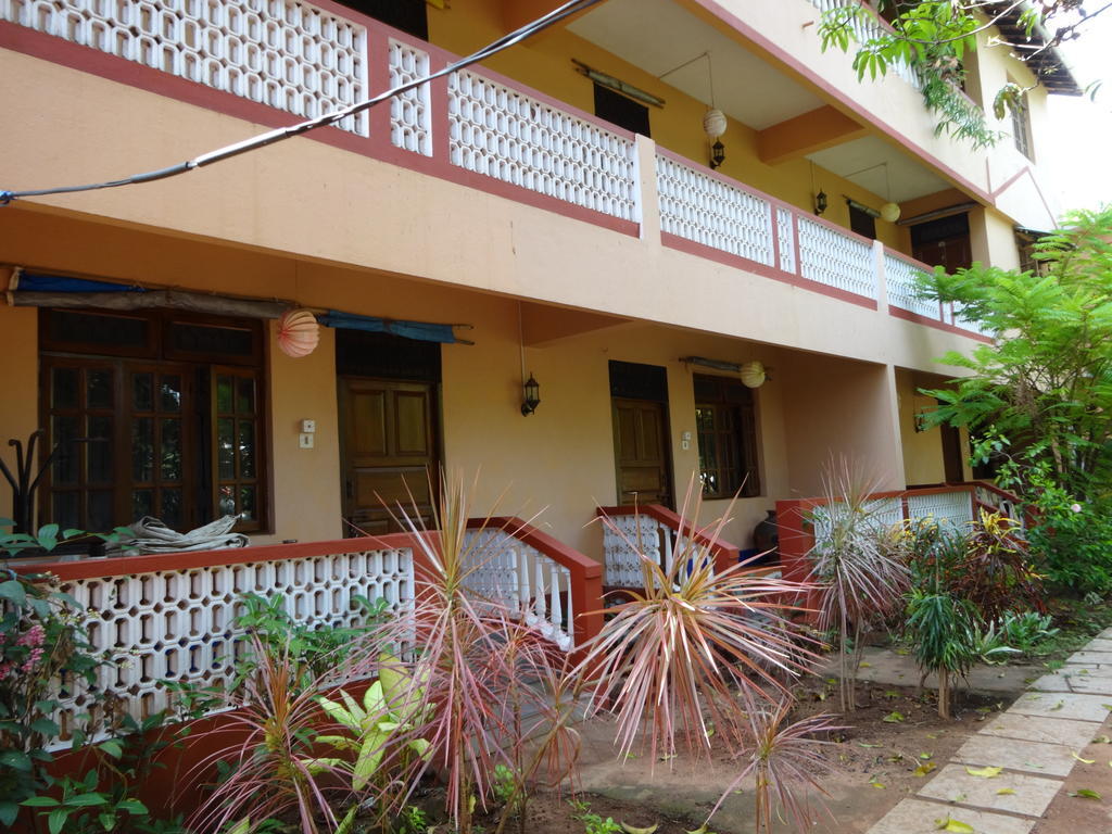 Pinto Guest House 칸돌림 외부 사진